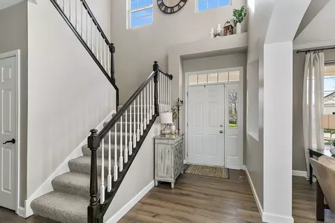 Entry Way - 736 Red Barn Ln, Elgin, IL 60124 photo 2 of 3