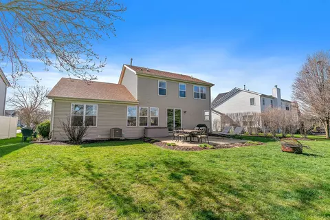 Exterior - 736 Red Barn Ln, Elgin, IL 60124 photo 3 of 5