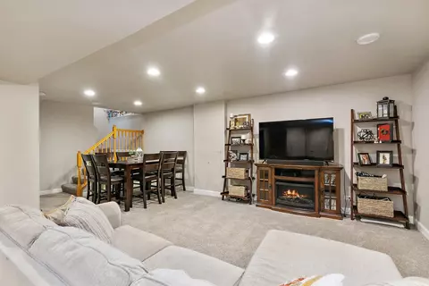 Living - 736 Red Barn Ln, Elgin, IL 60124 photo 6 of 7