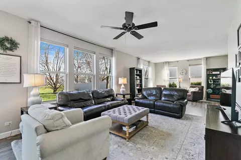 Living - 736 Red Barn Ln, Elgin, IL 60124 photo 3 of 7