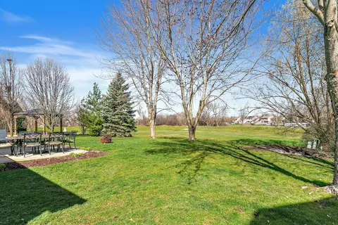 Exterior - 736 Red Barn Ln, Elgin, IL 60124 photo 4 of 5