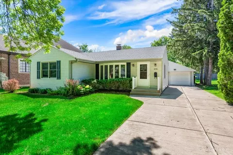 656 Rochelle Ter, Lombard, IL 60148