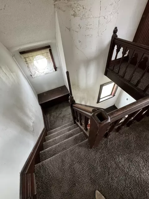 Entry Way - 240 S 6th St, Sheldon, IL 60966 photo 2 of 4