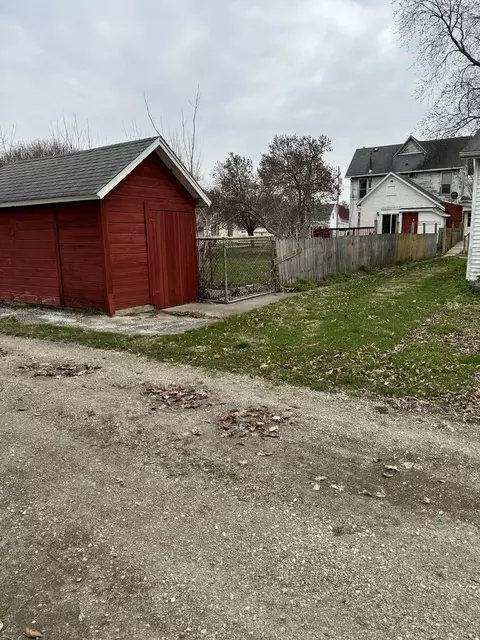 Exterior - 240 S 6th St, Sheldon, IL 60966 photo 8 of 10