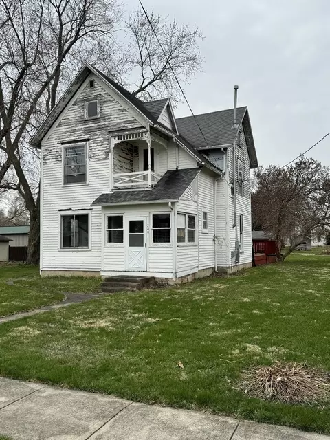 240 S 6th St, Sheldon, IL 60966
