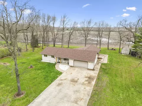 15607 E Lawrence Dr, Momence, IL 60954