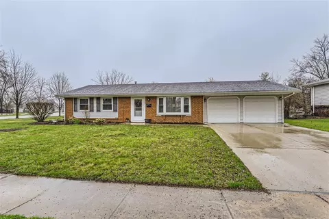 1301 Radcliffe Ln, Schaumburg, IL 60193