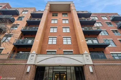 330 N Clinton St #306, Chicago, IL 60661