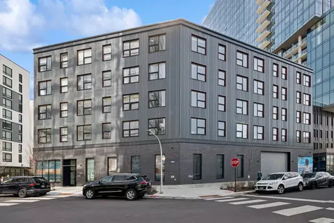 869 W Blackhawk St #502, Chicago, IL 60642