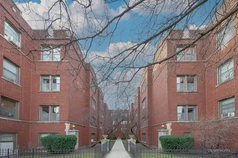 1323 W Addison St #1B, Chicago, IL 60613