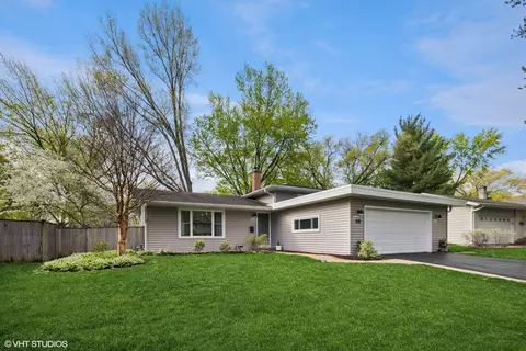 108 Sylvia Ln, Naperville, IL 60540