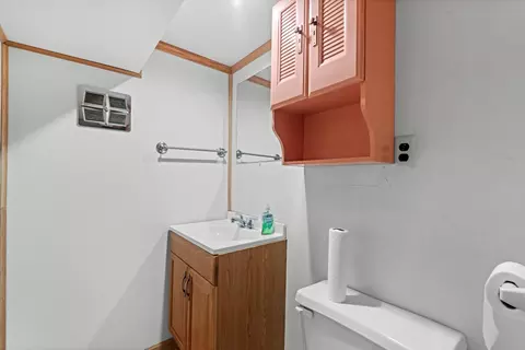 Bath - 1238 E 71st Pl, Chicago, IL 60619 photo 2 of 2