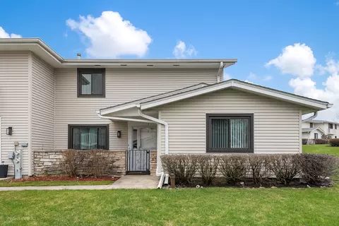 163 Chatham Ct #C, Bloomingdale, IL 60108