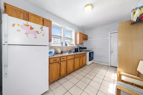 Kitchen - 7448 N Artesian Ave, Chicago, IL 60645 photo 4 of 4