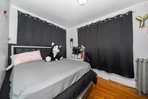 Bedroom - 7448 N Artesian Ave, Chicago, IL 60645 photo 2 of 5
