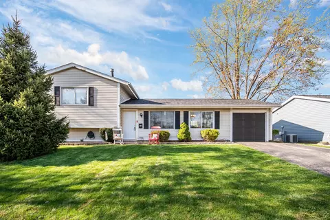 1636 E Celebrity Cir, Hanover Park, IL 60133