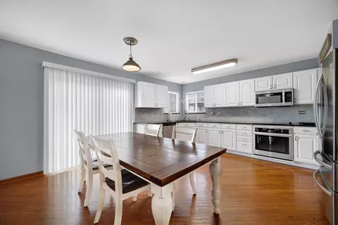Dining - 2655 Stonebridge Ct, Plainfield, IL 60586 photo 1 of 3