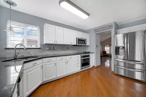 Kitchen - 2655 Stonebridge Ct, Plainfield, IL 60586 photo 1 of 2