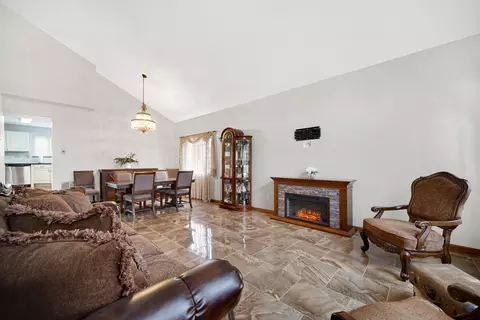 Living - 2655 Stonebridge Ct, Plainfield, IL 60586 photo 2 of 4