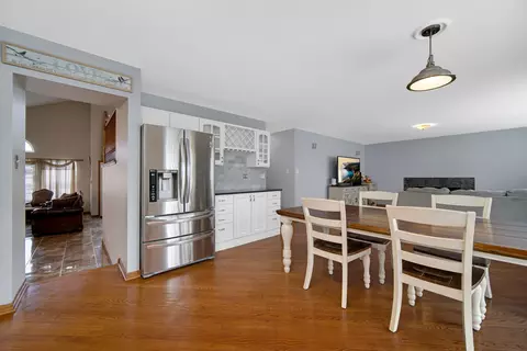 Dining - 2655 Stonebridge Ct, Plainfield, IL 60586 photo 2 of 3