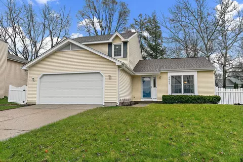 5407 W Chasefield Cir, Mchenry, IL 60050