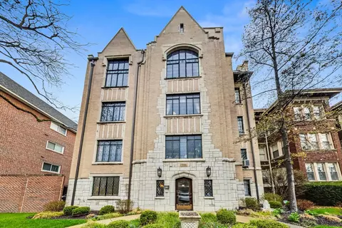 333 S Oak Park Ave #2S, Oak Park, IL 60302