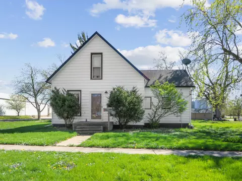 203 W 10th St, Gibson City, IL 60936