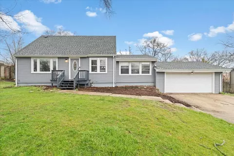 23 W528 Burdette Ave, Carol Stream, IL 60188