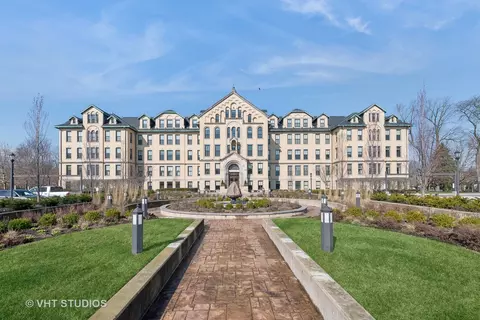 1041 Ridge Rd #311, Wilmette, IL 60091
