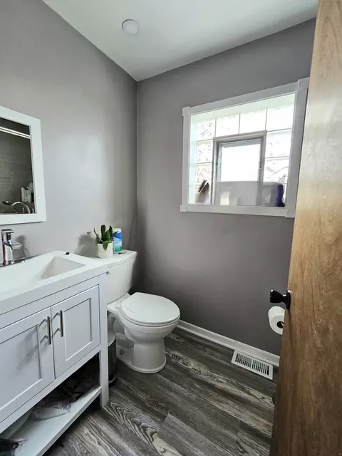 6046 S Normandy Ave, Chicago, IL 60638 photo 10