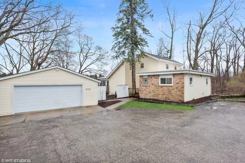 311 N Quentin Rd, Palatine, IL 60067