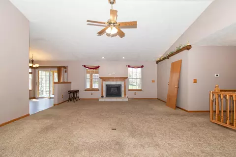 Living - 120 N Gadwall Ln, Downs, IL 61736 photo 2 of 10