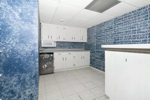 Kitchen - 120 N Gadwall Ln, Downs, IL 61736 photo 5 of 5