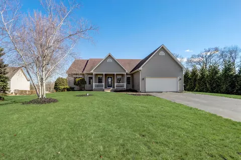 Exterior - 5304 Joseph Cir, Johnsburg, IL 60051 photo 2 of 16