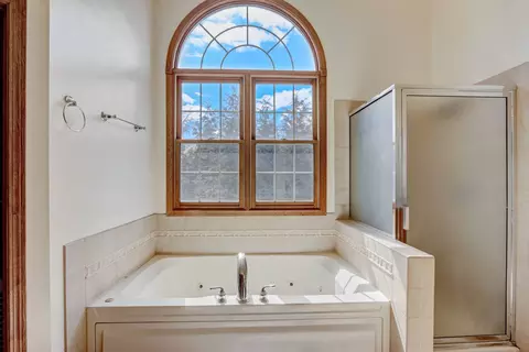 Bath - 5304 Joseph Cir, Johnsburg, IL 60051 photo 1 of 7