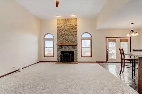 Living - 5304 Joseph Cir, Johnsburg, IL 60051 photo 2 of 8