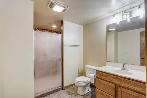 Bath - 5304 Joseph Cir, Johnsburg, IL 60051 photo 6 of 7