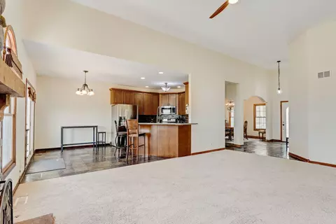 Living - 5304 Joseph Cir, Johnsburg, IL 60051 photo 4 of 8