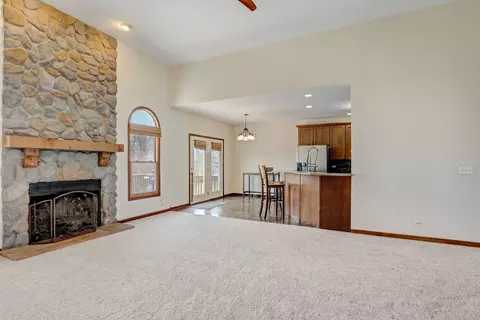 Living - 5304 Joseph Cir, Johnsburg, IL 60051 photo 5 of 8