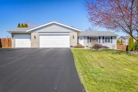 961 Night Owl Ln, Roscoe, IL 61073