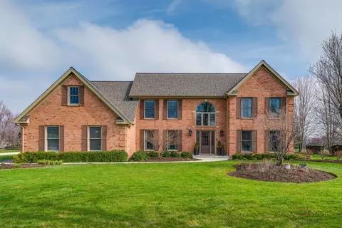6 Chantilly Ln, Hawthorn Woods, IL 60047