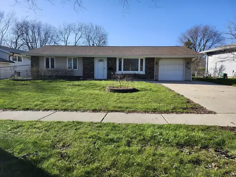300 Williams Dr, Schaumburg, IL 60193