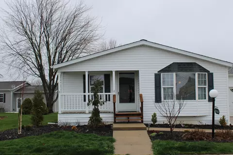 652 Bluebird Cir # A, Sandwich, IL 60548
