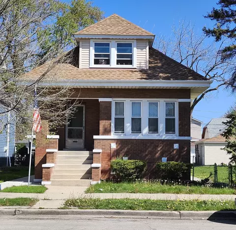 5036 W Addison St, Chicago, IL 60641