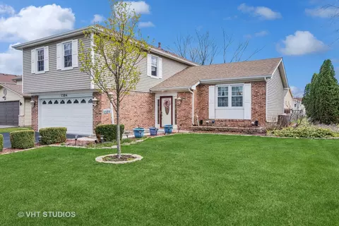 1304 Big Horn Trl, Carol Stream, IL 60188