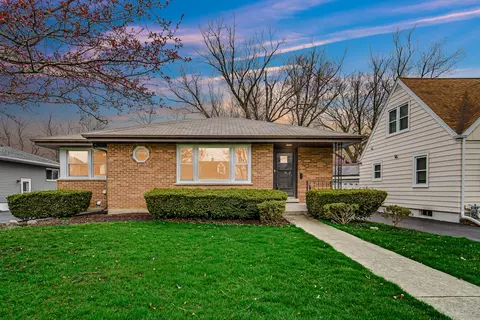 24 W Monroe St, Villa Park, IL 60181