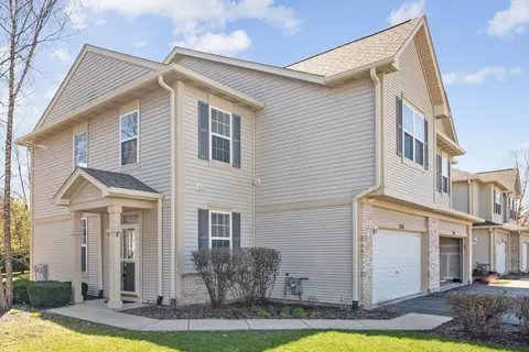 2324 Moonlight Ct, Aurora, IL 60503