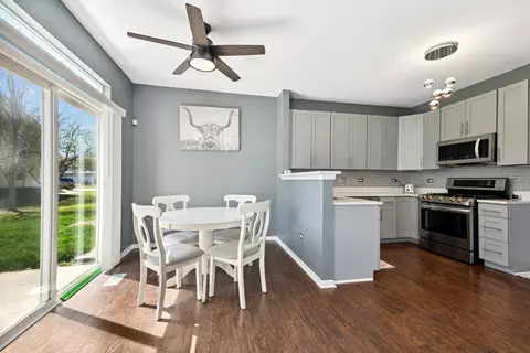 2324 Moonlight Ct, Aurora, IL 60503 photo 7