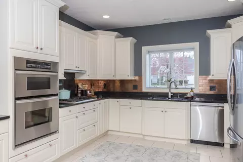 Kitchen - 1 Tangle Oaks Ct, Bloomington, IL 61705 photo 4 of 6