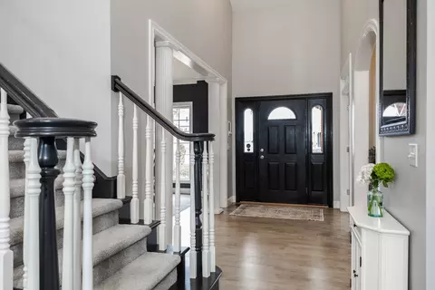 Entry Way - 1 Tangle Oaks Ct, Bloomington, IL 61705 photo 2 of 6